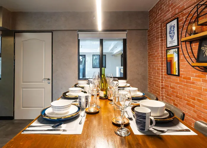 Boutique One-bedroom Near Airport, Business Hubs